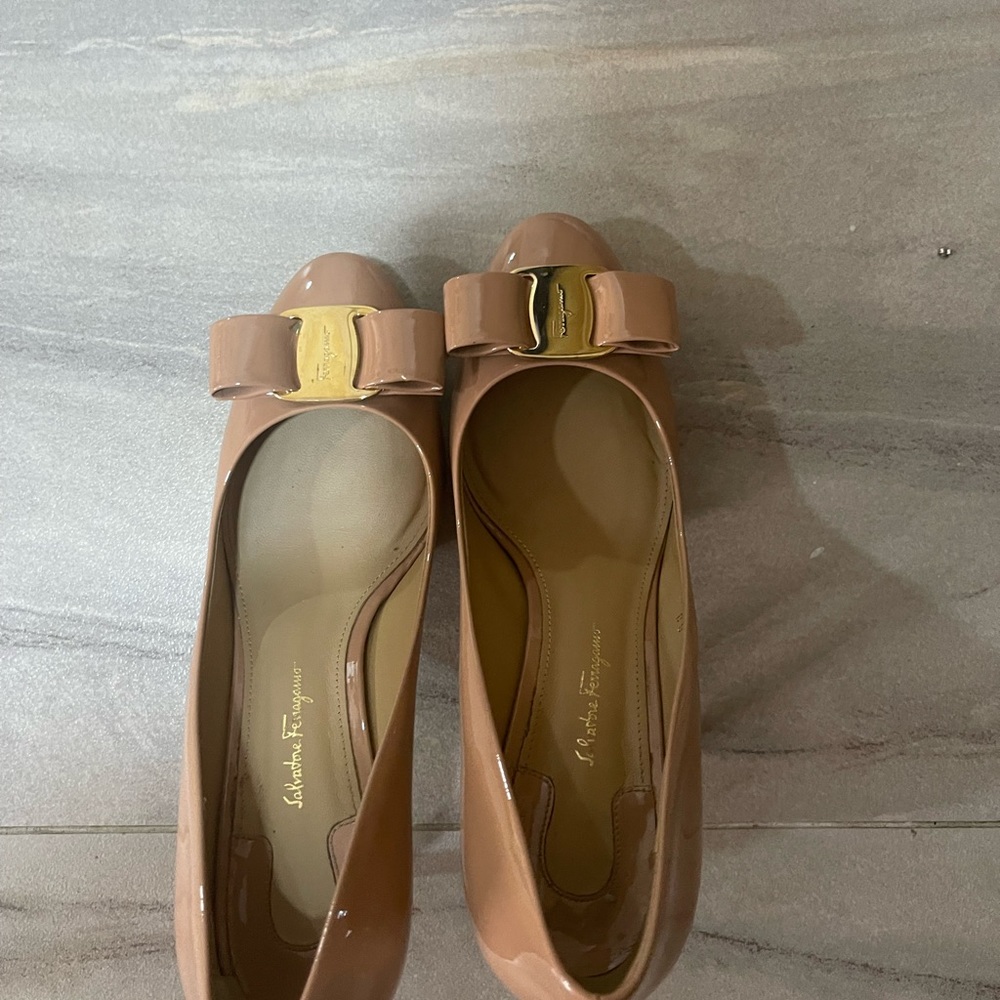 Ferragamo vara heels. With box. 9b